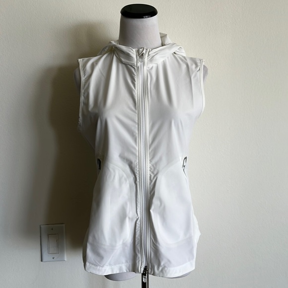 Peter Millar Jackets & Blazers - Peter Millar woman’s vest size medium white